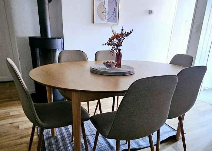 Apartment And Large Cosey